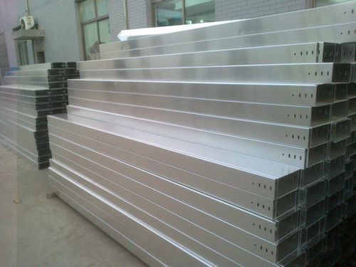 槽式電纜橋架10